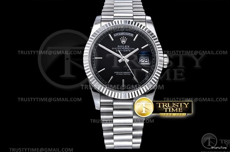 0820 Versatile RDD0220H – DayDate 36mm 701